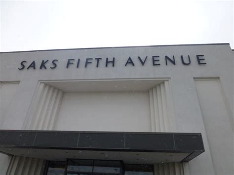 saks fifth avenue beachwood mall